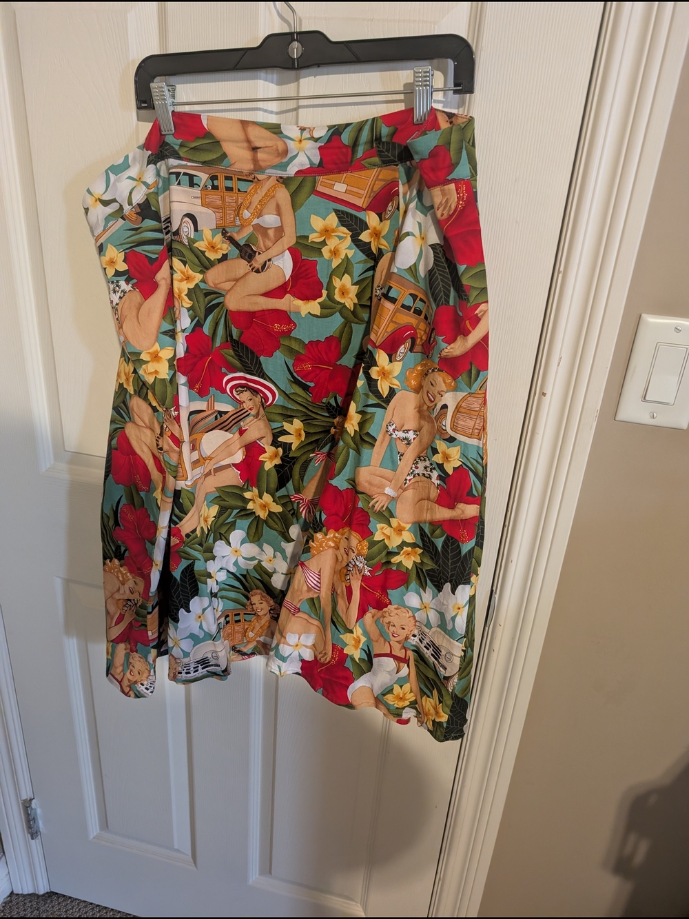 Vintage-Inspired Green Tropical Circle Skirt with Multicolor Floral Print